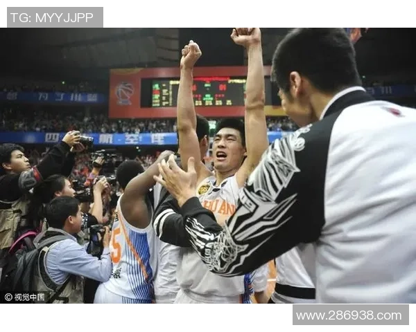 重庆足球队逆袭之路揭秘大满贯特别报道带你领略不一样的足球传奇 重庆足球队逆袭之路揭秘大满贯特别报道带你领略不一样的足球传奇